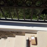 Okapnica na ogradi na Banjici